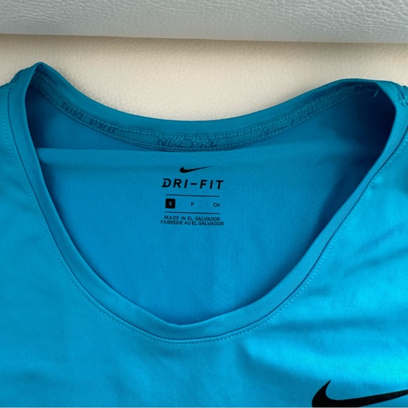 Nike Dry-fit top - Picture 2 of 2